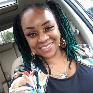 Meet your Posher, Anya